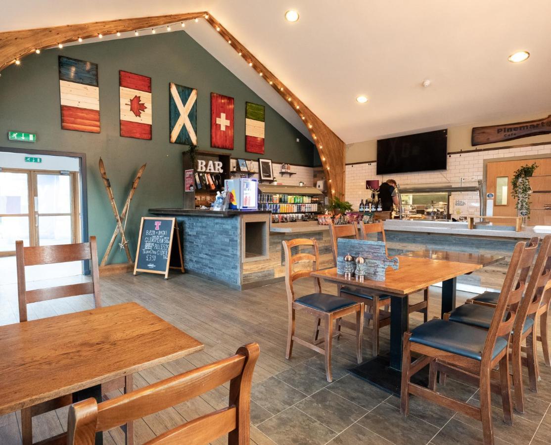 The Base Camp Hotel, Nevis Range Fort William Esterno foto